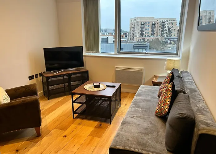 London Heathrow Apartment - Hayes & Harlington